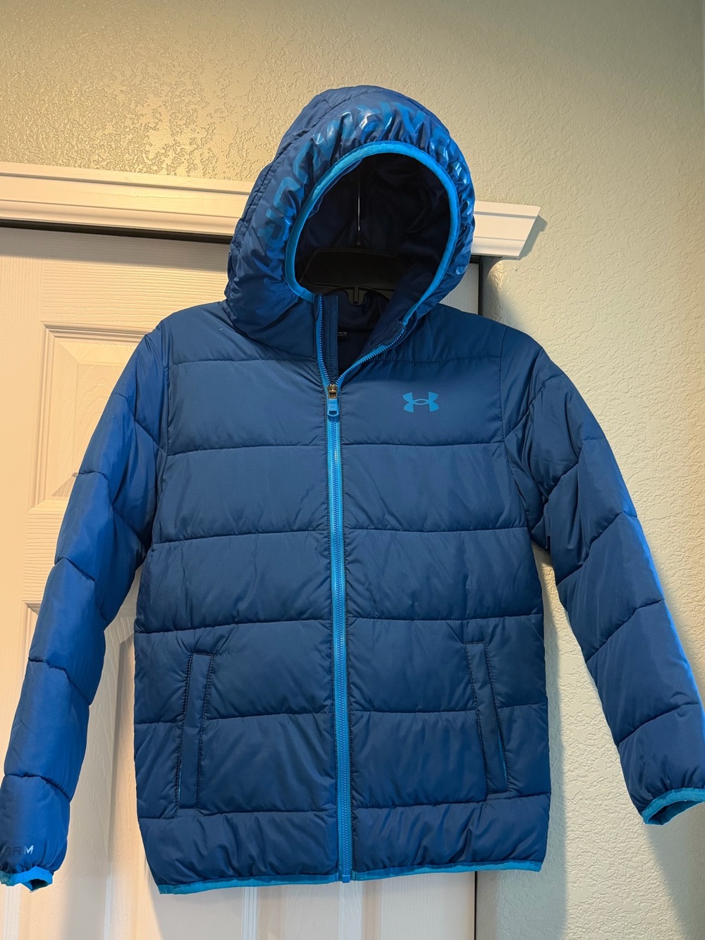 Under Armour, Kids Hooded, Light-weight Puffer Jacket, Size Youth Med